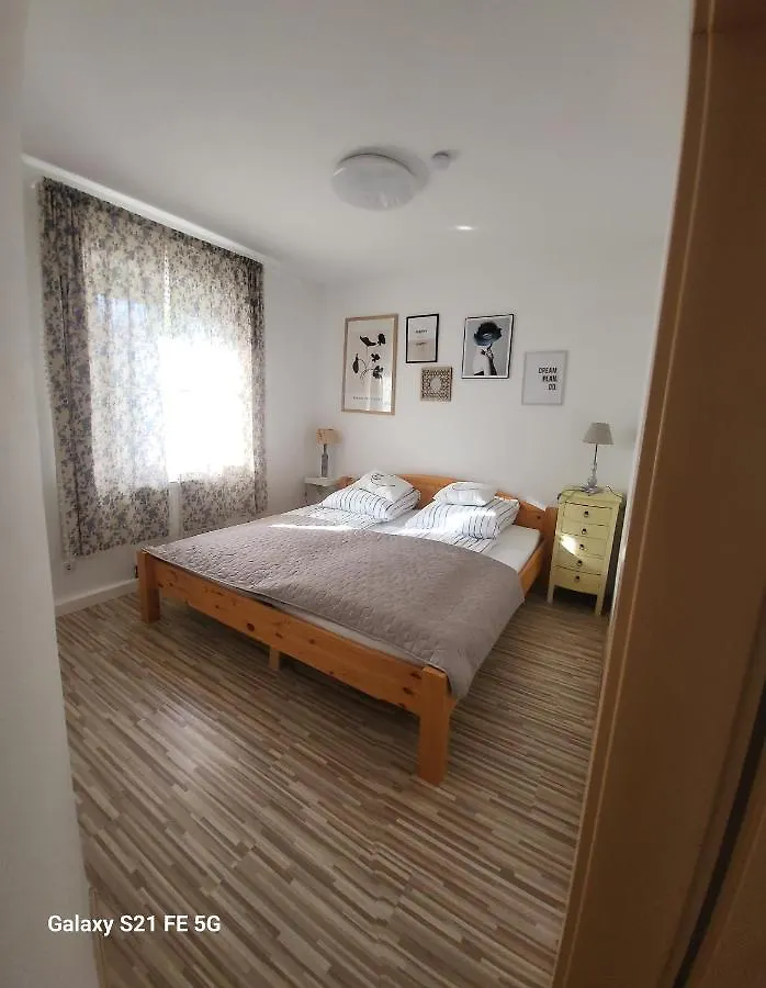 80Qm Mit Balkon 3 Getrennde Raeume Apartment Schwandorf in Bayern