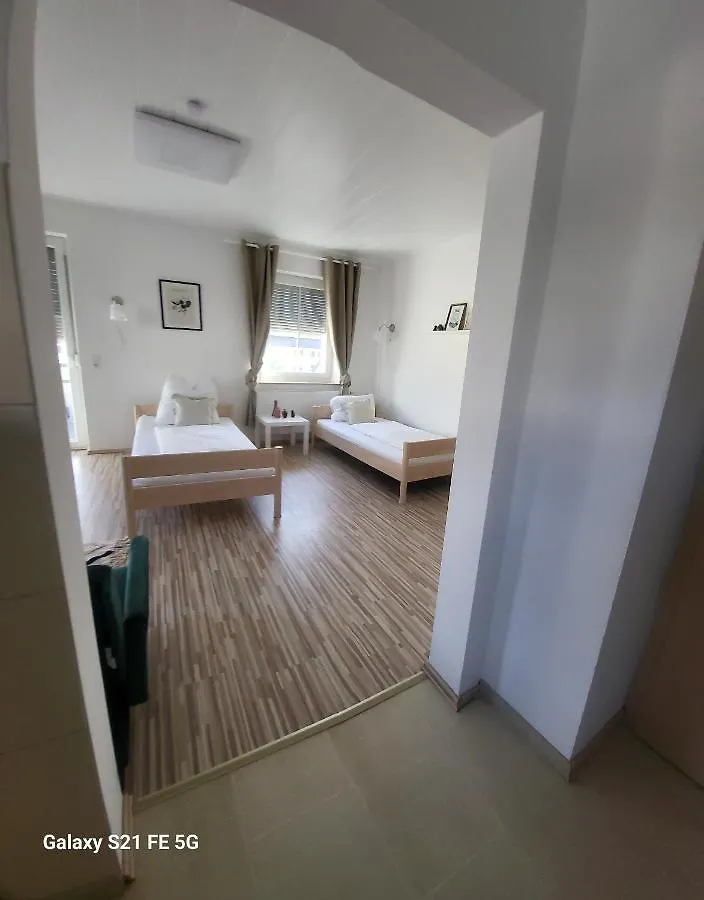 80Qm Mit Balkon 3 Getrennde Raeume Apartment Schwandorf in Bayern